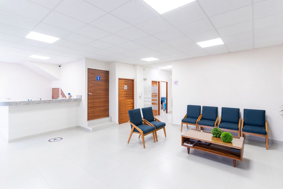The waiting area of the East Bay Hand and Upper Extremity office in Oakland